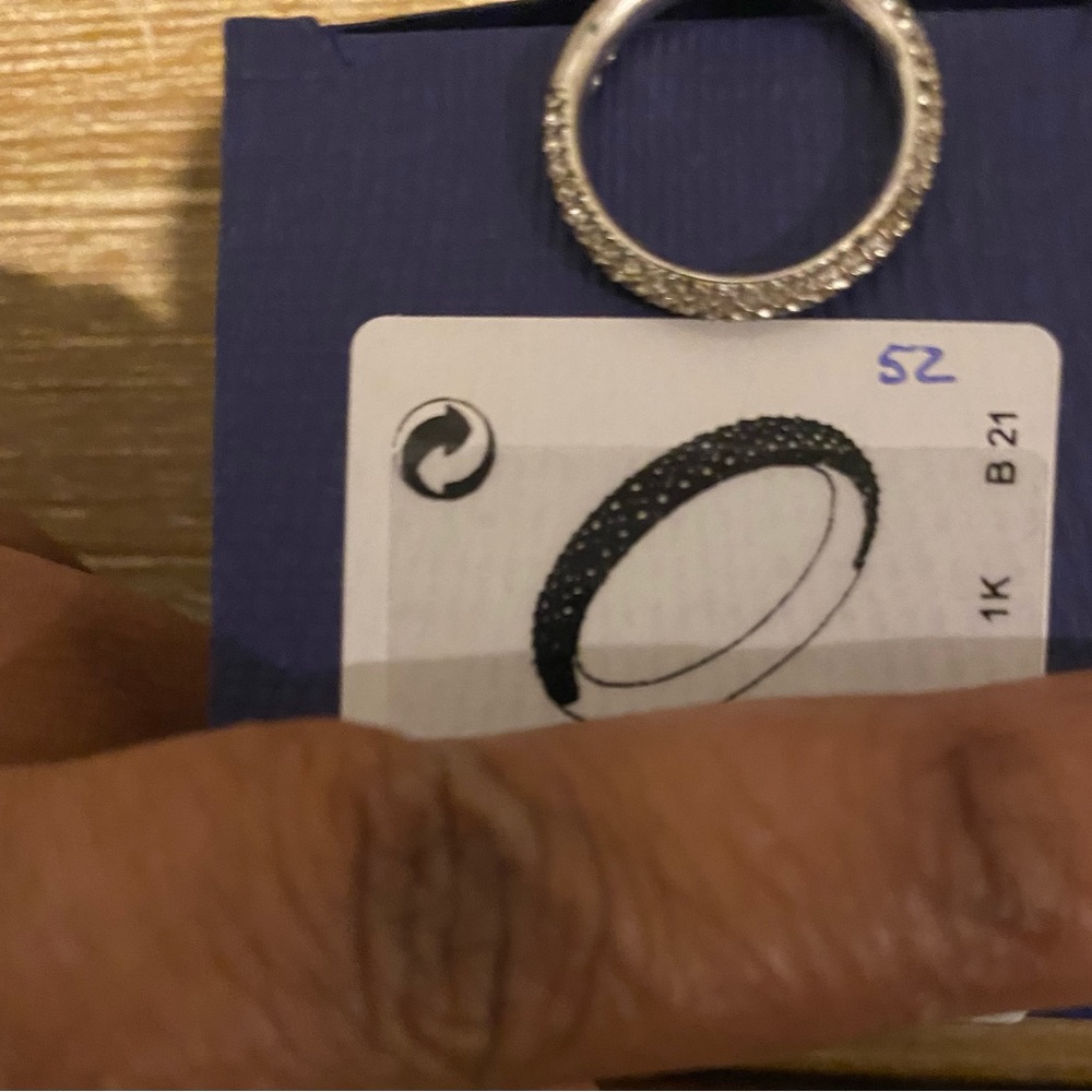 Swaroski ring - Picture 1 of 4
